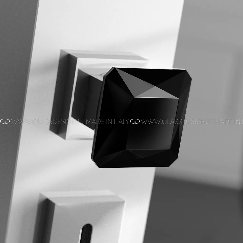 Glass Design Diamond Q