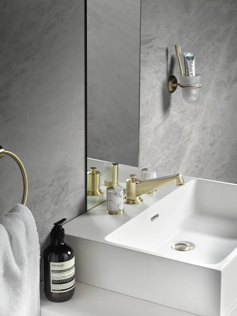 THG Paris Le 9 Howlite